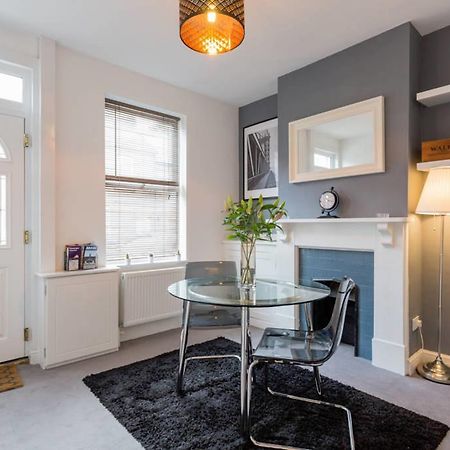 Ashton House - Stylish 2 Bedroom House, Close To Luton Town Center & Airport Exteriér fotografie