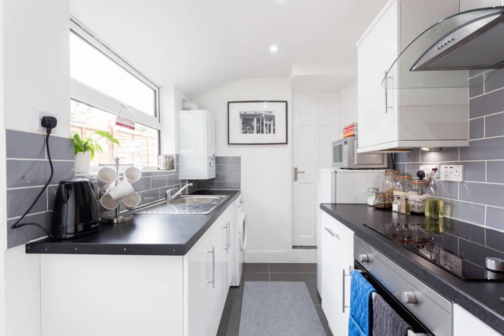 Ashton House - Stylish 2 Bedroom House, Close To Luton Town Center & Airport Exteriér fotografie