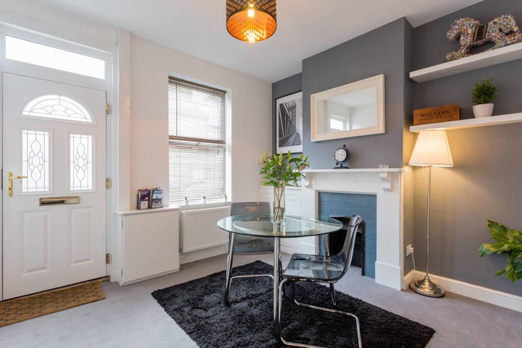 Ashton House - Stylish 2 Bedroom House, Close To Luton Town Center & Airport Exteriér fotografie