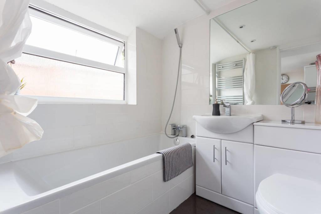 Ashton House - Stylish 2 Bedroom House, Close To Luton Town Center & Airport Exteriér fotografie